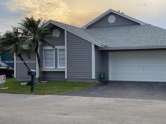 2nd image of 10304 SW 139th Pl