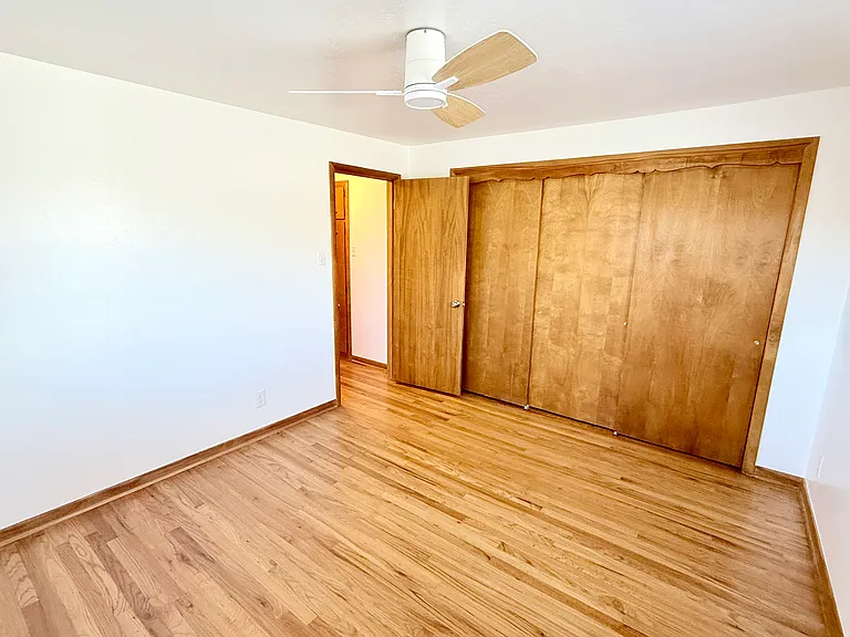 815 6th Ave #5 — Photo 6