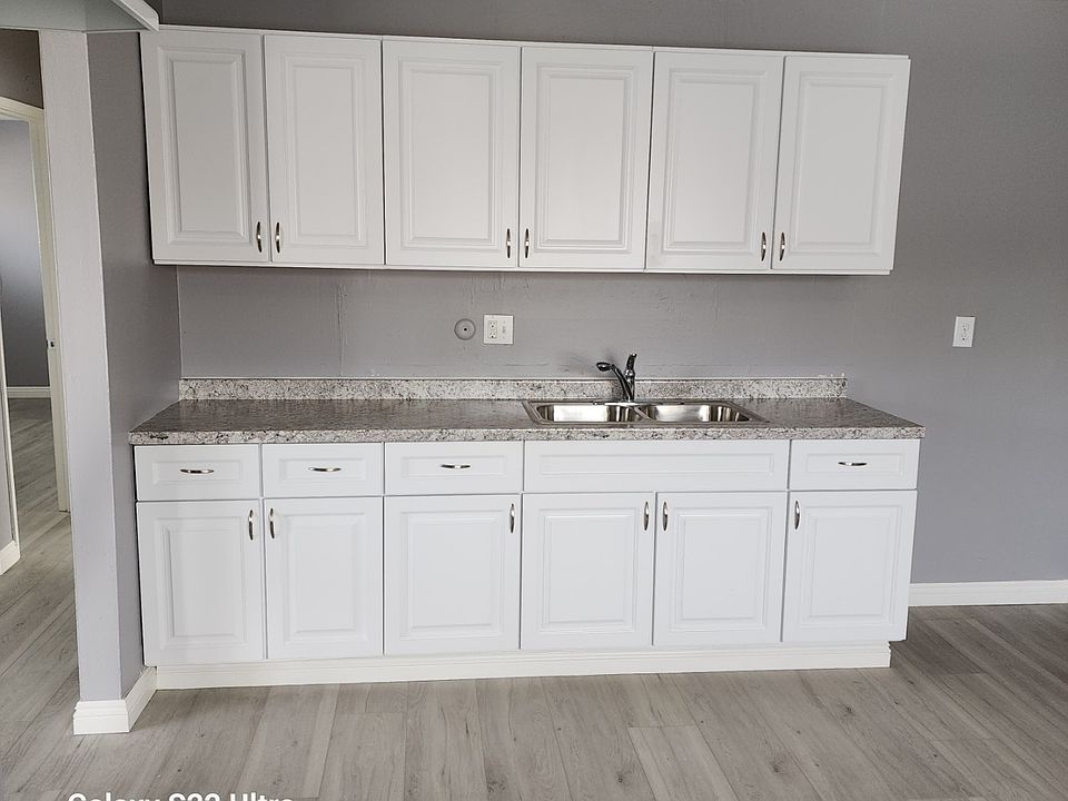 2nd image of 343 E 53rd St APT 3