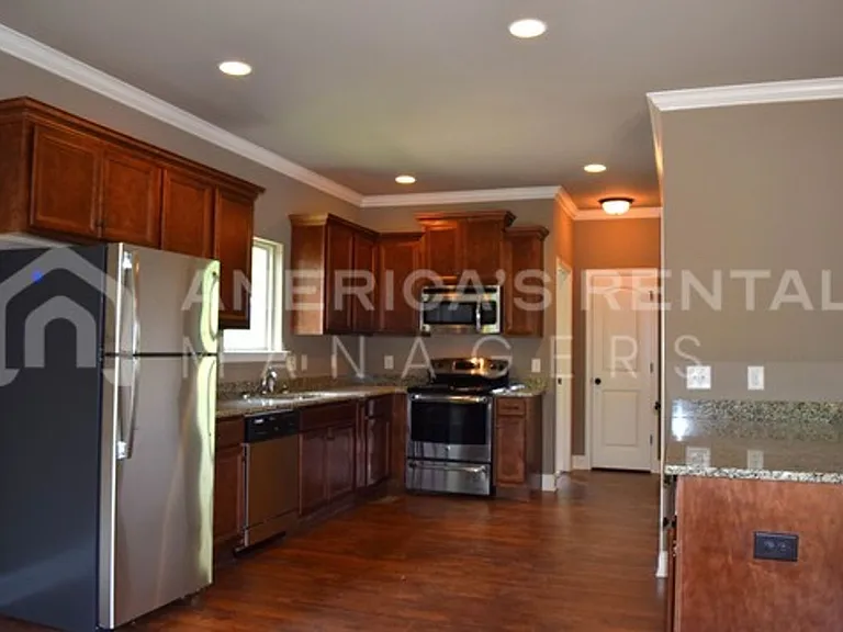 3764 Creekside Way — Photo 7