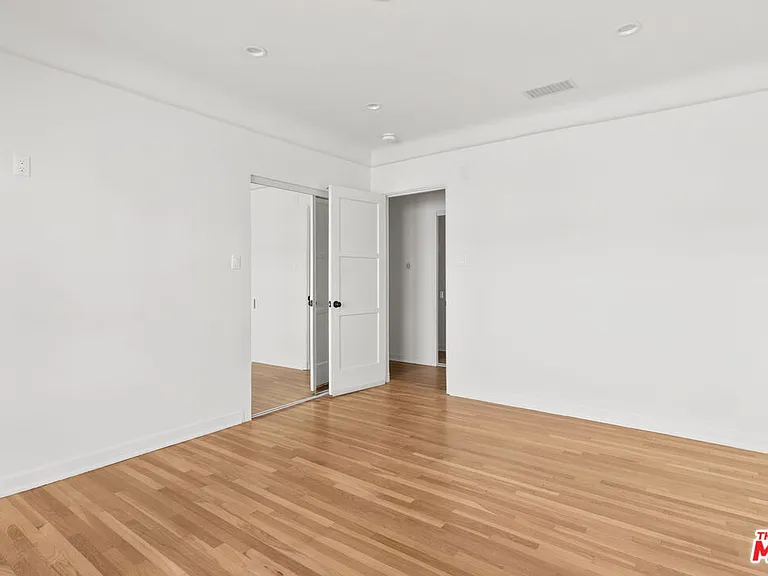 826 S Holt Ave — Photo 23