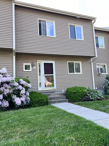 E13 Stonehedge Dr Photo 1