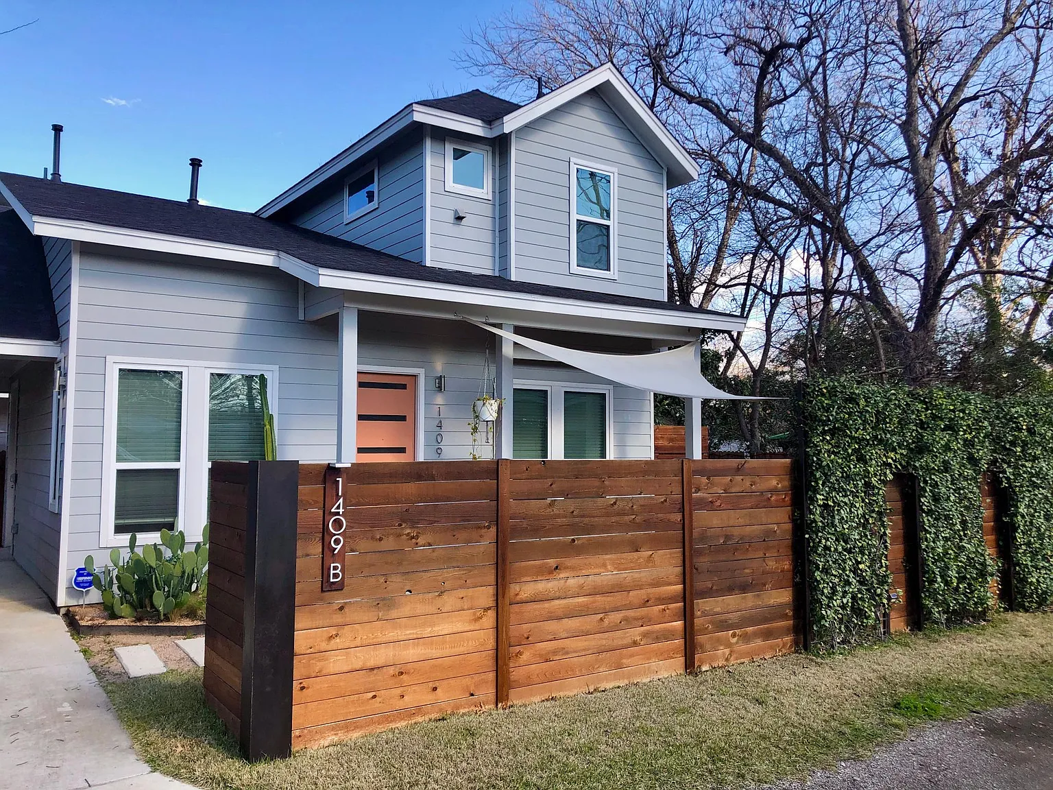 1409 Canterbury St — Photo 1