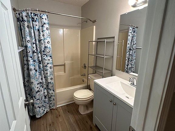 3rd image of 5358 Jenny Cir