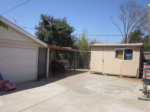 3rd image of 157 Kirk Ave