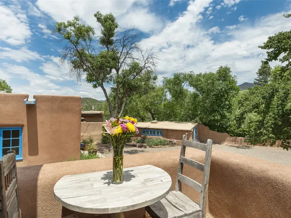 1155 Camino Delora, Santa Fe, NM 87505