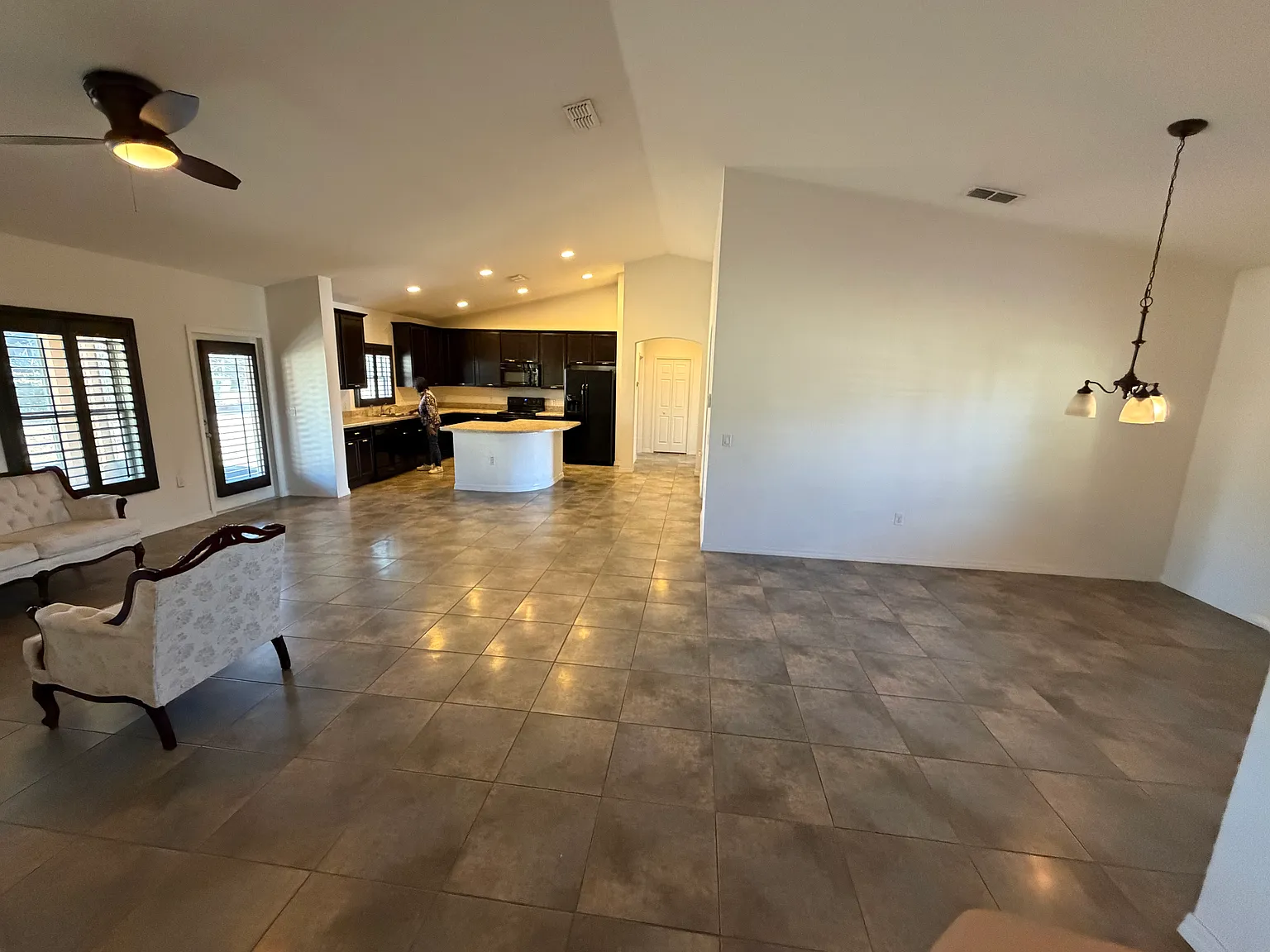 3 bed, 1895 sqft, $2,095 — Photo 3