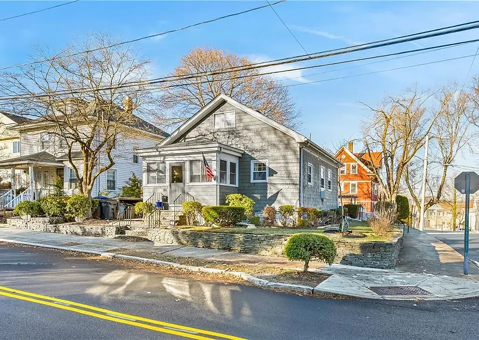80 Hillside Ave #1