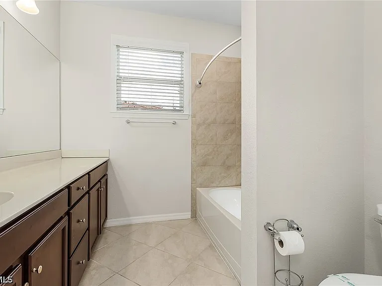 10140 Via Colomba Cir — Photo 16