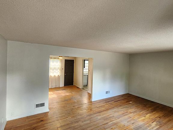 4th image of 2421 13th Ave