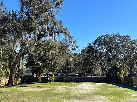 3rd image of 961 FRUITWOOD Drive