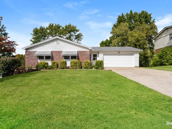 11011 Crimson Dr, Saint Louis, MO 63146