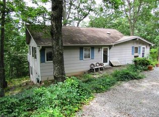 226 Red Huckleberry Ln, Hendersonville, NC 28792