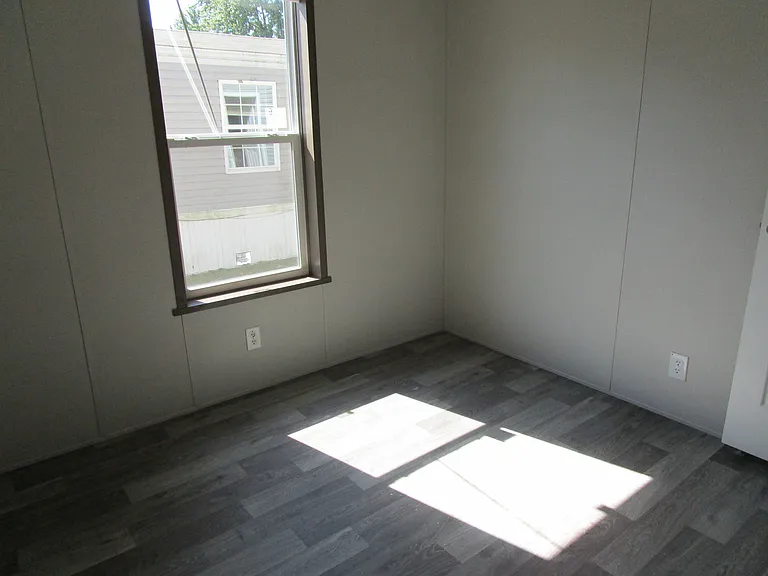 Colonial Oaks — Photo 33