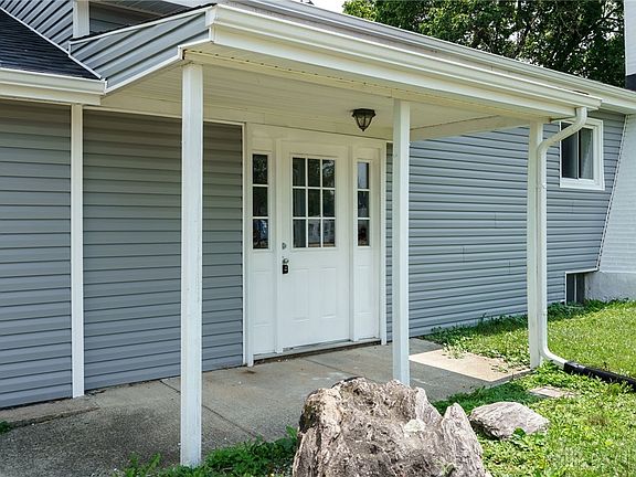 4th image of 41 Dewey St