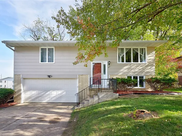 600 John Clinton Dr, Carlisle, IA 50047