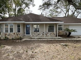 6 Shamrock Dr, Mary Esther, FL 32569