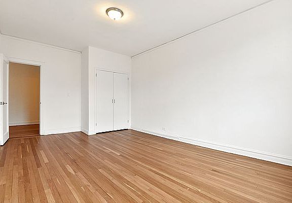 4th image of 3240 Henry Hudson Pkwy E #7B