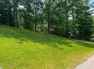 3126 Holiday Village Rd, Traverse City, MI 49686