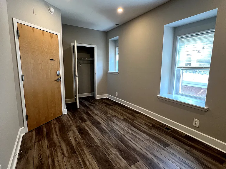 211 S 42nd St #H — Photo 37