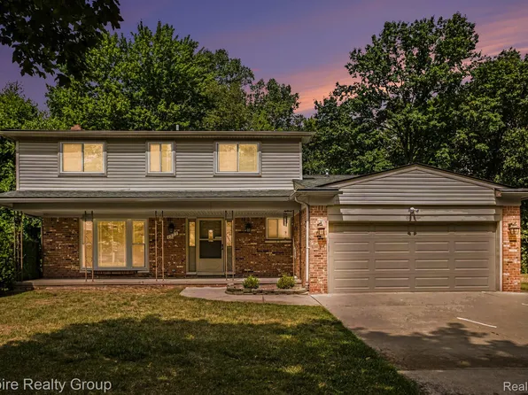 1373 Stonetree Dr, Troy, MI 48083