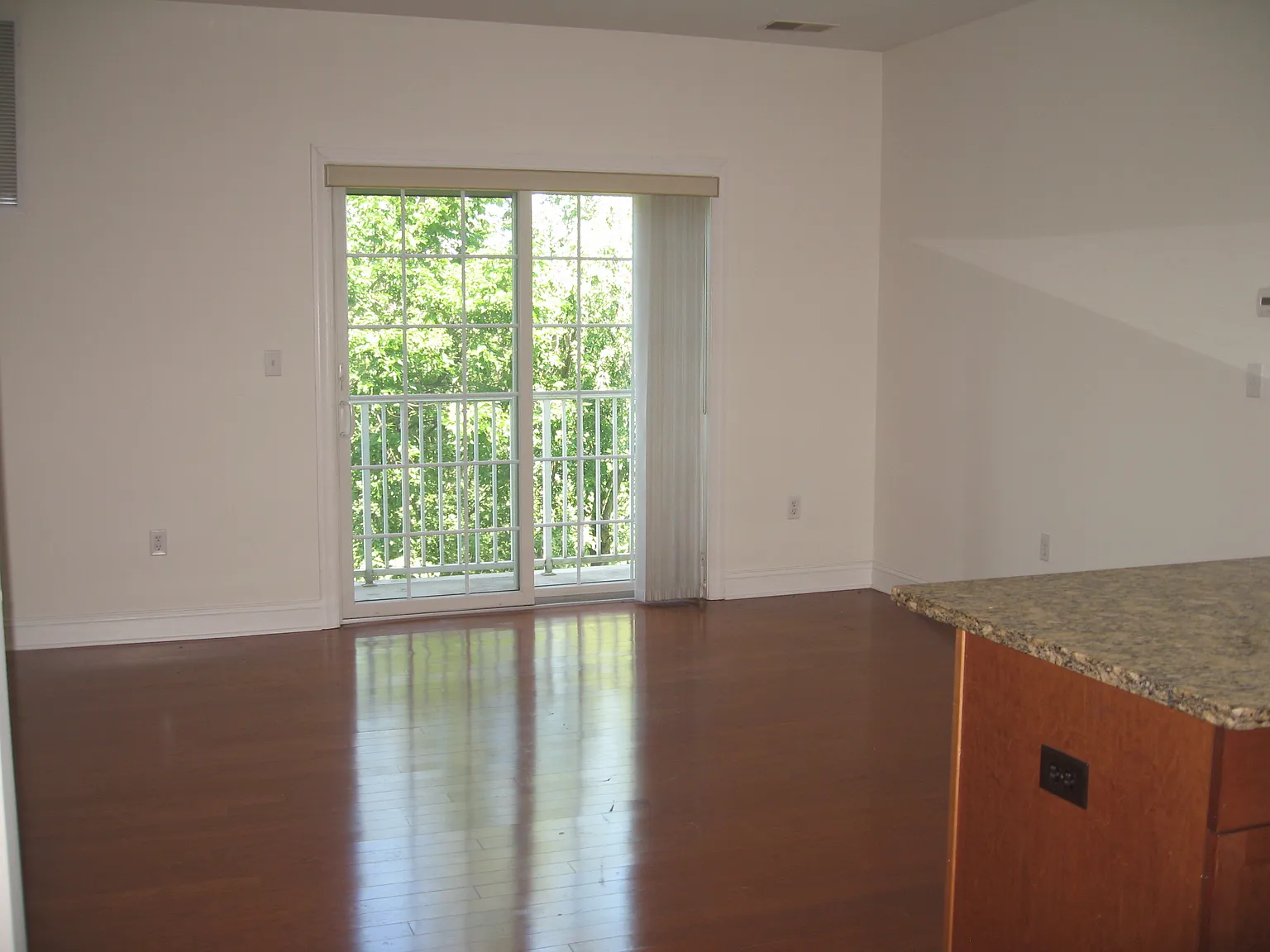 2 bed, 1183 sqft, $3,200 — Photo 4