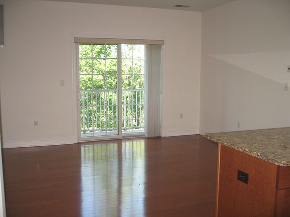 4th image of 2411 Windsor Park Ct #2411