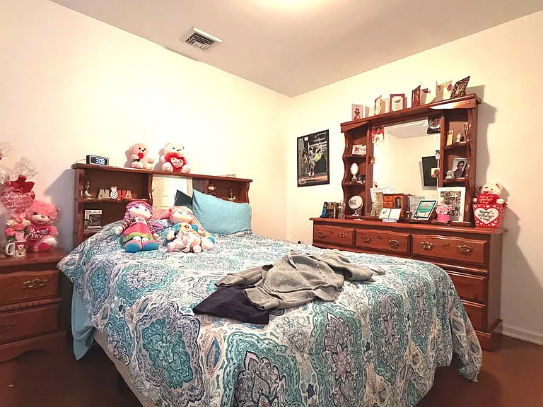 14 Short St #1 — Photo 11