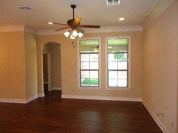 4th image of 414 Milton Estates Ln