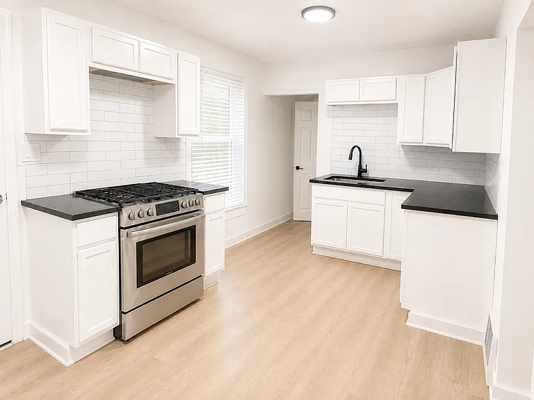 4112 Park Ave — Photo 2