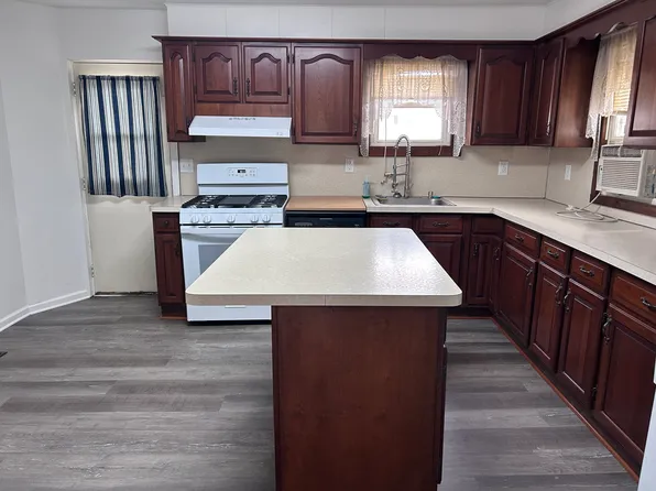 13 E Pennsylvania Ave, Yoe, PA 17313