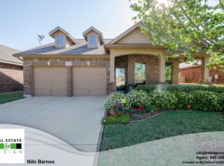 11540 Round Leaf Dr, Fort Worth, TX 76244