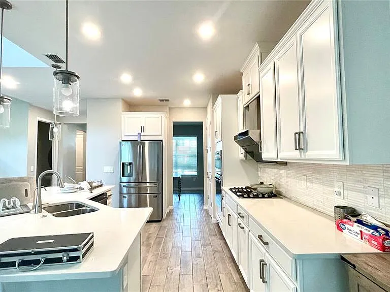 2853 High Pointe St — Photo 13
