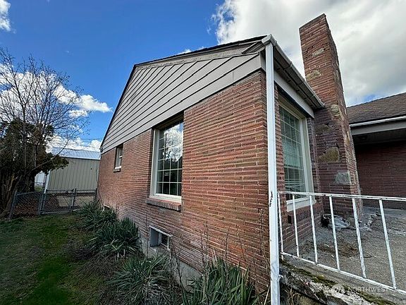 3rd image of 4811 N Lincoln Street