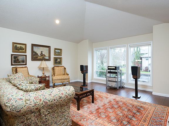 5th image of 4215 NE 126th St