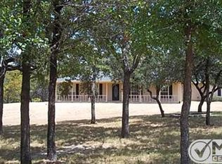 725 Hunter Trl, Bridgeport, TX 76426