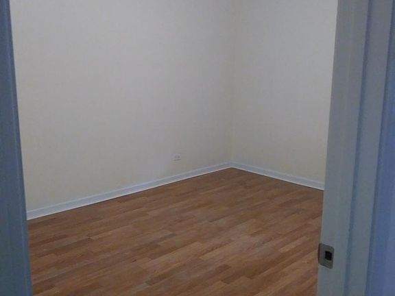4th image of 7318 S Eberhart Ave #House