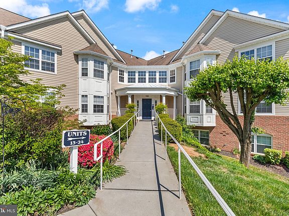 2nd image of 108 Bayland Dr Unit 13