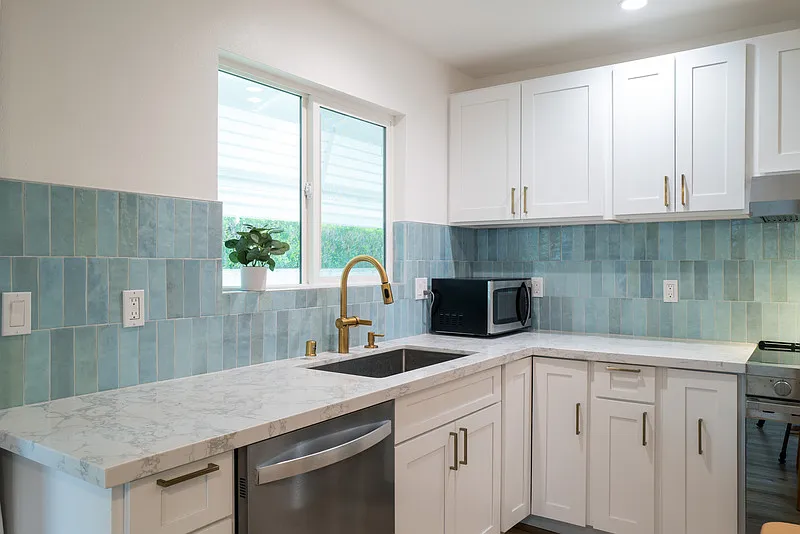 3 bed, 2.0 bath, 1200 sqft, $4,600 — Photo 2