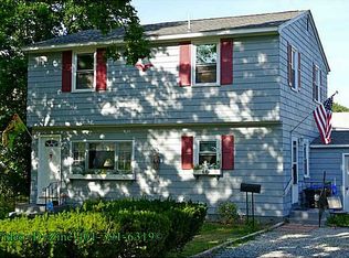 6 Plante Ct, West Warwick, RI 02893