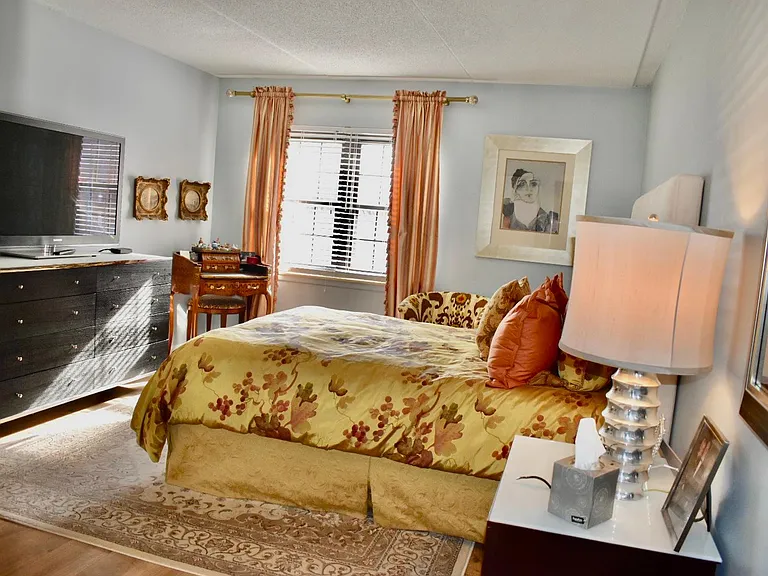 475 N Cass Ave #107 — Photo 16