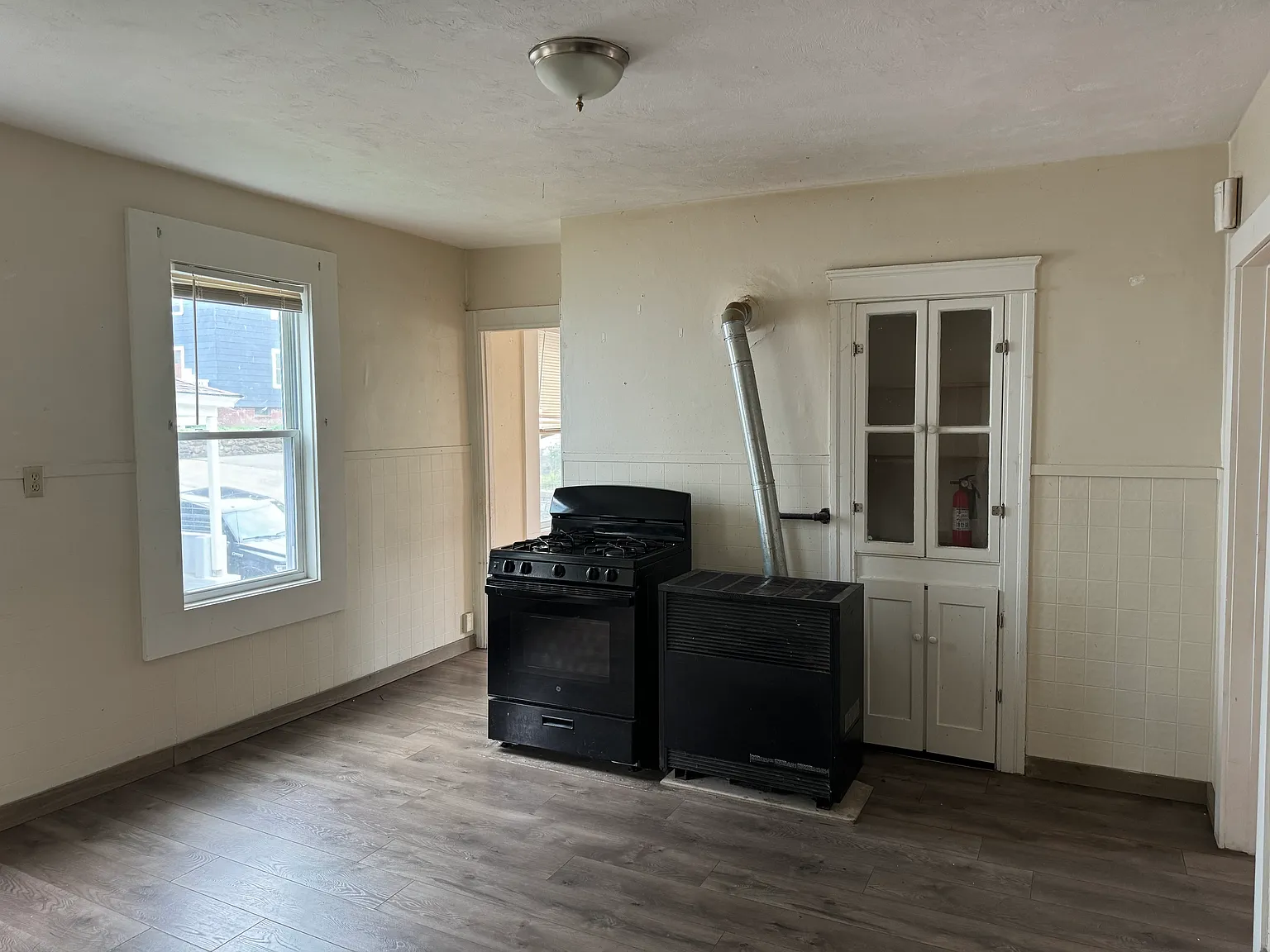 3 bed, $2,000 — Photo 4