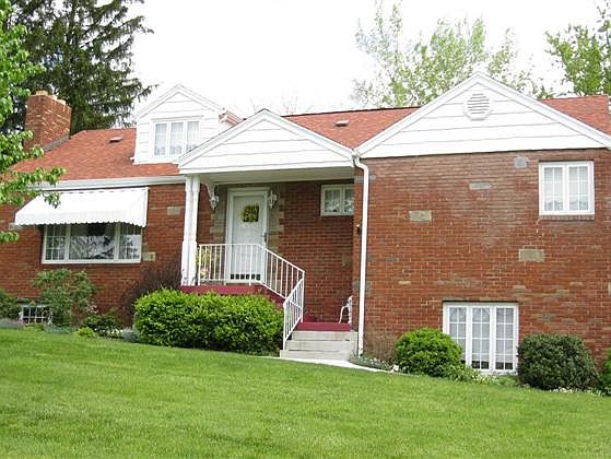 1st image of 104 Circle Dr