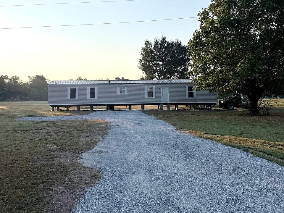 79 Robertson Hollow Rd