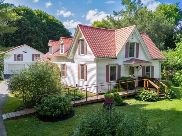13 Smithtown Road, Pittston, ME 04345