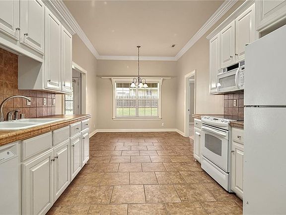 4th image of 598 N Brandy Station Dr