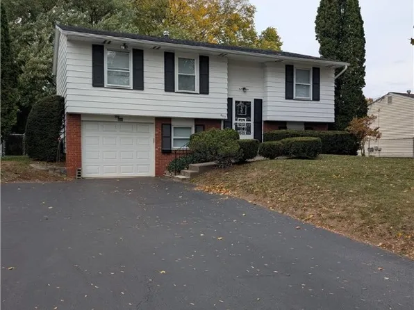 460 Alfonso Dr, Rochester, NY 14626