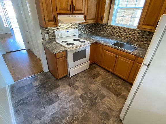 5th image of 3109 Carolina Ave