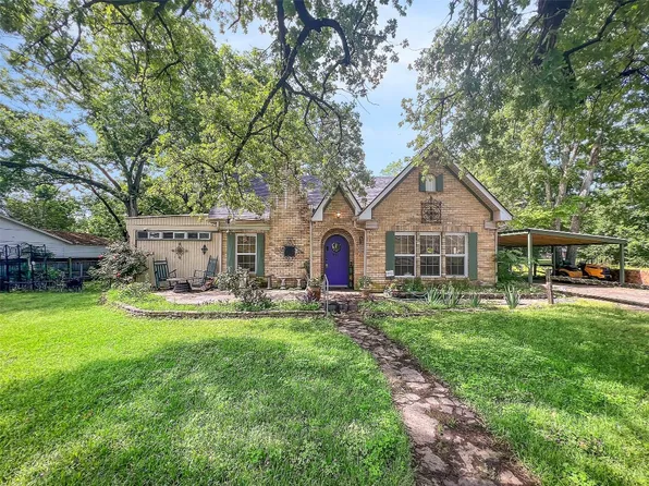 911 W Wolfe St, Grand Saline, TX 75140