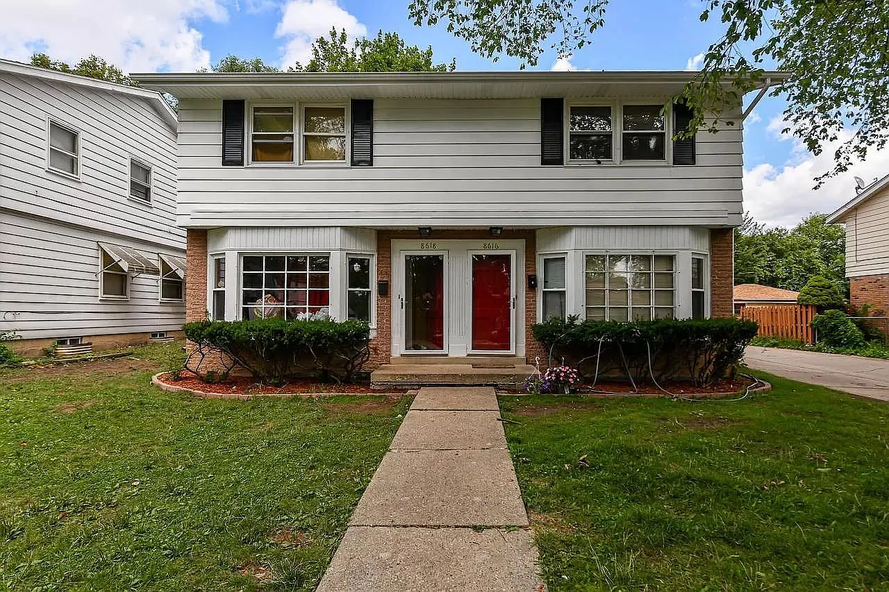 3 bed, 1.5 bath, 1250 sqft, $1,600 — Photo 1